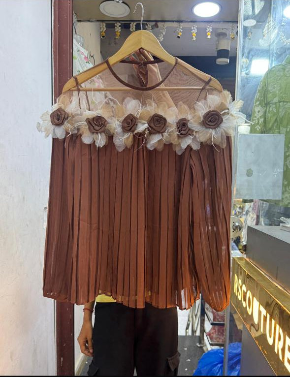 Elegant Flower Top LC48