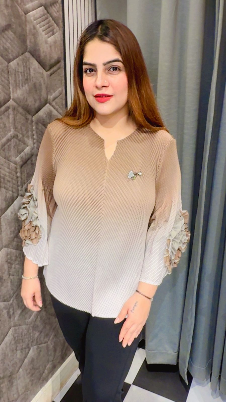 Beautiful Korean Magic Fabric Top LC59